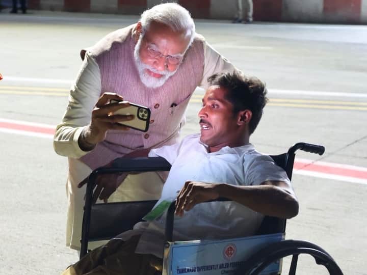 PM Modi Selfie: जिनके साथ हर कोई खींचना चाहता है फोटो उन्होंने खुद ली स्पेशल सेल्फी, जानें क्यों चर्चा में है PM मोदी की ये तस्वीर