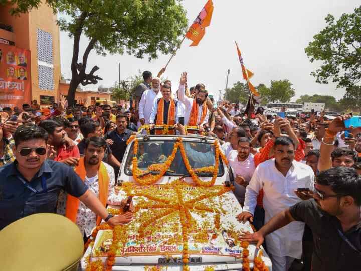 Ayodhya News: सीएम एकनाथ शिंदे महाराष्ट्र के सीएम बनने के बाद पहली बार अयोध्या पहुंचे हैं. इस मौके पर उन्होंने कहा कि मुझे खुशी है कि शिवसेना संस्थापक बालासाहेब ठाकरे का सपना अब पूरा हो रहा है.