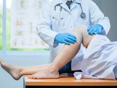 शरीर के किसी हिस्से में 'दर्द' को इग्नोर करना पड़ेगा भारी, जानें कब डॉक्टर के पास जाना जरूरी?