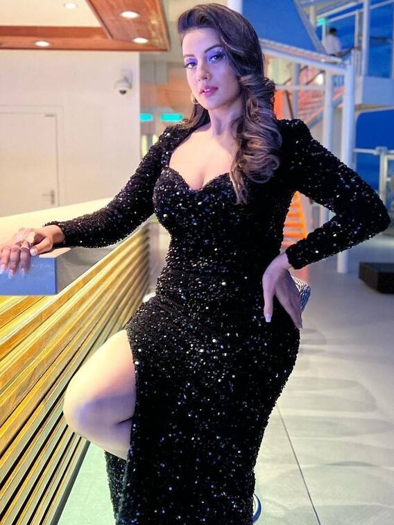 अक्षरा सिंह की पहली सैलरी थी इतनी