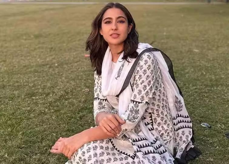 sara ali khan visits gurudwara bangle sahib with her team in delhi share photos see here Sara Ali Khan ਨੇ ਗੁਰਦੁਆਰੇ ਮੱਥਾ ਟੇਕਣ ਤੋਂ ਬਾਅਦ ਲਿਆ ਅਸ਼ੀਰਵਾਦ, ਪ੍ਰਸ਼ੰਸਕਾਂ ਨੂੰ ਦਿਖਾਈਆਂ ਤਸਵੀਰਾਂ ਦੀ ਝਲਕ