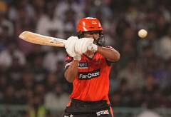 SRH vs PBKS: राहुल त्रिपाठी ने बल्ले से दिखाया दम तो मयंक मार्कंडे ने गेंदबाज़ी से फूंकी जान, ऐसे जीती हैदराबाद