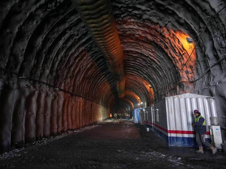 Zojila Tunnel Project While Z-Mode Tunnel is Ready Work On 14.2 KM Long Zojila Tunnel In Full Swing ann Zojila Tunnel Project: 14.2 किमी लंबे जोजिला टनल का 50 फीसदी काम पूरा, सेना की रणनीति के लिए कैसे है अहम, जानिए