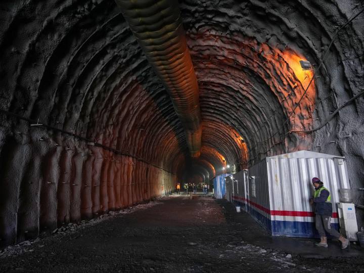 Zojila Tunnel Project: 14.2 किमी लंबे जोजिला टनल का 50 फीसदी काम पूरा, सेना की रणनीति के लिए कैसे है अहम, जानिए Zojila Tunnel Project While Z-Mode Tunnel is Ready Work On 14.2 KM Long Zojila Tunnel In Full Swing ann Zojila Tunnel Project: 14.2 किमी लंबे जोजिला टनल का 50 फीसदी काम पूरा, सेना की रणनीति के लिए कैसे है अहम, जानिए