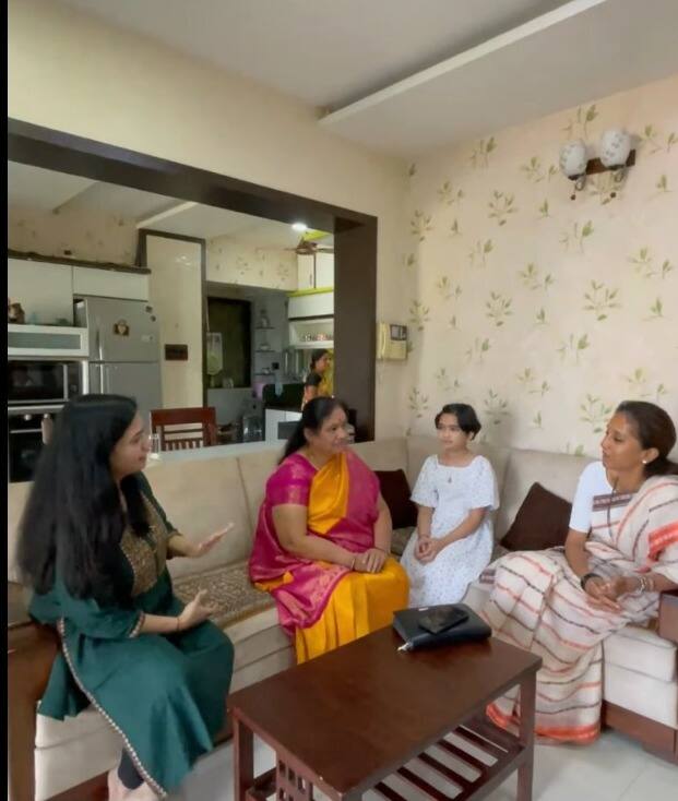 सुप्रिया सुळे यांनी मधुरा बाचल यांच्यासोबत महाराष्ट्राच्या खाद्यसंस्कृतीबद्दल चर्चा केली आहे.