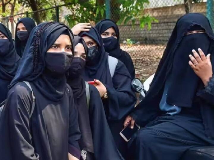 Iran Installs Cameras In Public Places To Identify Women Not Wearing Hijab know more details Hijab: பொது இடங்களில் கேமரா...ஹிஜாப் அணியாத பெண்கள் மீது அபராதம்... ஈரானில் மீண்டும் அட்டூழியம்..!