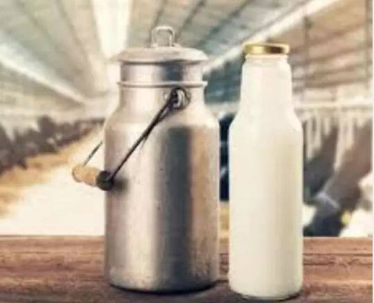 ਫਲਾਂ ਅਤੇ ਸਬਜ਼ੀਆਂ ਦੀਆਂ ਕੀਮਤਾਂ ਵਿੱਚ ਵੀ ਵਾਧਾ ਹੋਇਆ ਹੈ- ਮੁਦਰਾ ਨੀਤੀ ਦਾ ਐਲਾਨ ਕਰਦਿਆਂ ਆਰਬੀਆਈ ਦੇ ਗਵਰਨਰ ਸ਼ਕਤੀਕਾਂਤ ਦਾਸ ਨੇ ਵੀ ਆਪਣੇ ਬਿਆਨ ਵਿੱਚ ਕਿਹਾ ਕਿ ਮੰਗ-ਸਪਲਾਈ ਸੰਤੁਲਨ ਅਤੇ ਚਾਰੇ ਦੀ ਲਾਗਤ ਦੇ ਦਬਾਅ ਕਾਰਨ ਗਰਮੀਆਂ ਦੇ ਮੌਸਮ ਵਿੱਚ ਦੁੱਧ ਦੀਆਂ ਕੀਮਤਾਂ ਵੀ ਸਥਿਰ ਰਹਿ ਸਕਦੀਆਂ ਹਨ। ਰਾਜਪਾਲ ਨੇ ਇਹ ਵੀ ਦੱਸਿਆ ਕਿ ਪਿਛਲੇ ਸਾਲ ਦਸੰਬਰ ਤੋਂ ਪ੍ਰਚੂਨ ਮਹਿੰਗਾਈ ਦਰ ਵਿੱਚ ਵਾਧਾ ਹੋਇਆ ਹੈ, ਜਿਸ ਦਾ ਕਾਰਨ ਫਲਾਂ, ਸਬਜ਼ੀਆਂ ਅਤੇ ਹੋਰ ਜ਼ਰੂਰੀ ਵਸਤਾਂ ਦੀਆਂ ਕੀਮਤਾਂ ਵਿੱਚ ਵਾਧਾ ਹੈ।