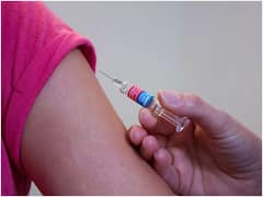 Vaccine: పిల్లలకే కాదు పెద్దలకు టీకాలు అవసరమే, కచ్చితంగా తీసుకోవాల్సిన కీలకమైన టీకాలు ఇవిగో