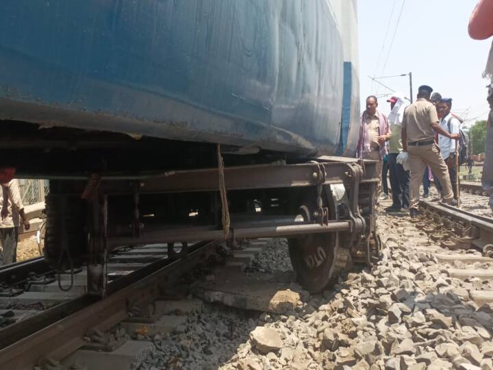 Train Derailed in Buxar Eight wheels of goods train derailed in Dumraon Buxar ann Train Derailed in Buxar: बक्सर के डुमरांव में मालगाड़ी के आठ चक्के पटरी से उतरे, डाउन लाइन पर परिचालन ठप