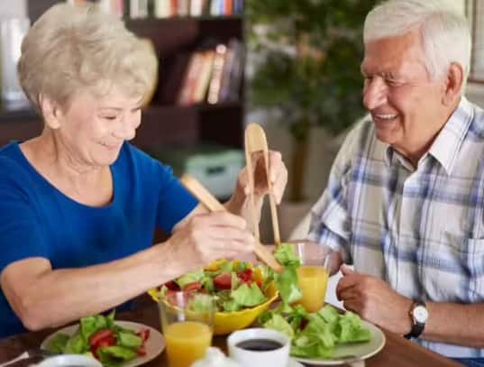 healthy-food-diet-plan-tips-for-old-age-people Healthy Diet For Old People: ਲੋੜ ਤੋਂ ਵੱਧ ਖਾਣਾ ਸਿਹਤ ਲਈ ਨੁਕਸਾਨਦਾਇਕ, ਬਜ਼ੁਰਗ ਆਪਣੀ ਡਾਈਟ ਦਾ ਇਦਾਂ ਰੱਖਣ ਖਿਆਲ