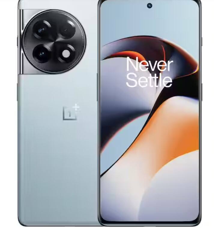 OnePlus 11R 5G ਦੀ ਕੀਮਤ 39,999 ਰੁਪਏ ਹੈ। ਇਹ OnePlus 11 ਸੀਰੀਜ਼ ਦੇ ਤਹਿਤ ਆਉਣ ਵਾਲਾ ਸਸਤਾ ਫੋਨ ਹੈ। ਚੰਗੀ ਗੱਲ ਇਹ ਹੈ ਕਿ ਫੋਨ 'ਚ ਪ੍ਰੀਮੀਅਮ ਫੀਲ ਅਤੇ ਪ੍ਰੀਮੀਅਮ ਫੀਚਰਸ ਸਿਰਫ 40,000 ਰੁਪਏ 'ਚ ਉਪਲੱਬਧ ਹਨ।ਫੋਨ ਦੇ 8GB ਰੈਮ ਅਤੇ 128GB ਇੰਟਰਨਲ ਸਟੋਰੇਜ ਵੇਰੀਐਂਟ ਦੀ ਕੀਮਤ 39,999 ਰੁਪਏ ਹੈ। ਇਸ ਫੋਨ 'ਚ 120 Hz ਵਾਲੀ 6.7 ਇੰਚ ਦੀ ਸੁਪਰ ਫਲੂਇਡ AMOLED ਡਿਸਪਲੇ ਹੈ। ਫੋਨ 'ਚ ਟ੍ਰਿਪਲ ਕੈਮਰਾ ਸੈੱਟਅਪ ਅਤੇ ਸਨੈਪਡ੍ਰੈਗਨ 8 ਜਨਰਲ 1 ਚਿਪਸੈੱਟ ਹੈ।