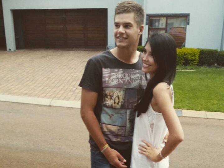 एडन और निकोल 10 साल से भी ज्यादा समय से एक-दूजे के साथ हैं. जब यह दोनों हाई स्कूल में पढ़ते थे, तब इनकी मुलाकात हुई थी. उस दौर में एडन क्रिकेट के साथ-साथ रग्बी भी खेलते थे. साल 2012 तक दोनों को एक-दूजे से प्यार हो गया और तभी से यह कपल साथ-साथ हैं.