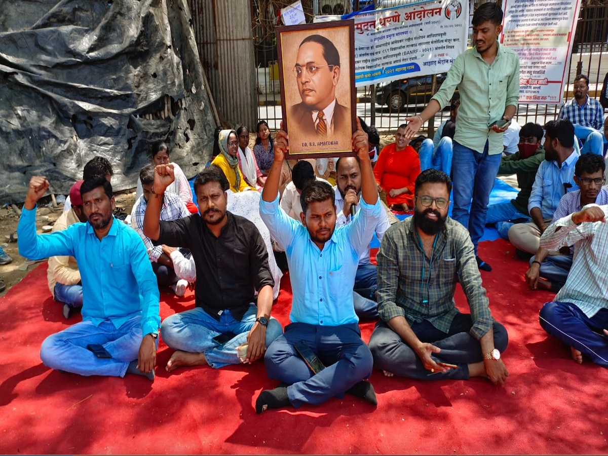 Mumbai: No Scholarship Since 2021, Over 850 SC Students Protesting At Azad Maidan For 50 Days