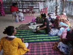 'चैन से नहीं जीने देता कोई, कुत्ते से कटवाया, फिर दोस्तों से पिटवाया', न्याय की मांग पर कलक्ट्रेट परिसर में किन्नरों ने डाला डेरा