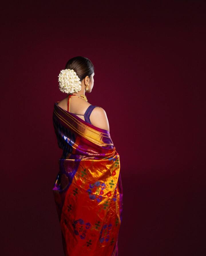 सईनं नुकत्याच तिच्या मराठमोळ्या लूकमधील फोटो सोशल मीडियावर शेअर केले आहे.