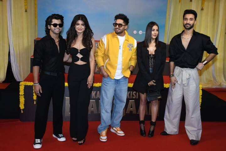 इस दौरान फिल्म में तमाम कास्ट भी नजर आए. साउथ की फिल्मी स्टार्स के साथ-साथ फिल्म में पंजाबी स्टार्स भी नजर आने वाले हैं.