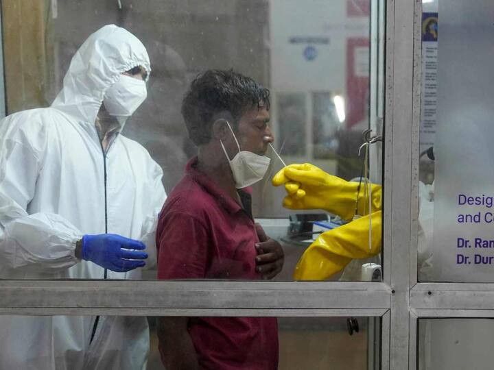 The BMC has appealed to citizens above 60 years of age to wear face masks as a precautionary measure though it is not mandatory for them. (Source: PTI)