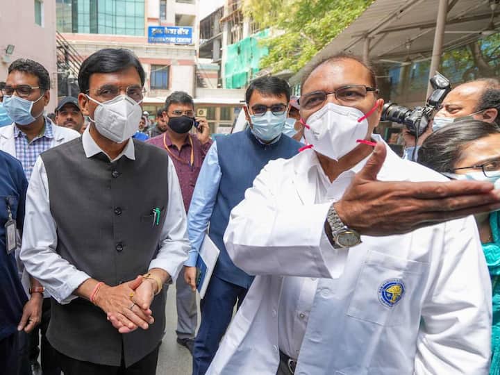 Union Health Minister Mansukh Mandaviya was also present at the Ram Manohar Lohia Hospital on Monday to inspect the mock drill. India logged 5,880 new coronavirus cases, while the active cases have increased to 35,199 on Monday. (Source: PTI)