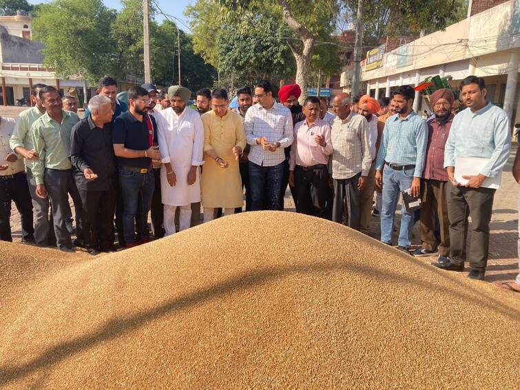 Farmers, laborers and transporters will face any problem in the markets: Aman Arora Sangrur News: ਮੰਡੀਆਂ 'ਚ ਕਿਸਾਨਾਂ, ਆੜ੍ਹਤੀਆਂ, ਮਜ਼ਦੂਰਾਂ ਤੇ ਟਰਾਂਸਪੋਰਟਰਾਂ ਨੂੰ ਕੋਈ ਸਮੱਸਿਆ ਪੇਸ਼ ਨਹੀਂ ਆਵੇਗੀ: ਅਮਨ ਅਰੋੜਾ