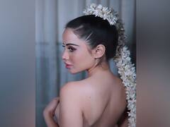 'मुस्लिम के नाम पर कलंक हो तुम', सिर्फ गजरा पहने दिखीं उर्फी जावेद तो भड़के लोग