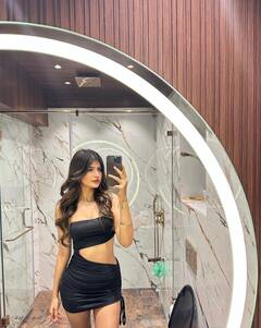 PHOTOS: અંજિની ધવન ફિલ્મોમાં ડેબ્યૂ કરે તે પહેલા ઈન્સ્ટાગ્રામ પર ચર્ચામાં, વરુણ ધવન સાથે છે ખાસ કનેક્શન