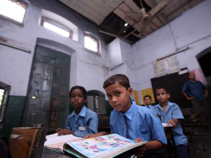 Delhi News: दिल्ली की शिक्षा मंत्री और मेयर ने MCD स्कूल का किया निरीक्षण, बदइंतजामी देख लगाई प्रिंसिपल को फटकार Delhi Education Minister and Mayor inspected MCD School seeing Mismanagement Principal ann Delhi News: दिल्ली की शिक्षा मंत्री और मेयर ने MCD स्कूल का किया निरीक्षण, बदइंतजामी देख लगाई प्रिंसिपल को फटकार