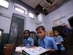 दिल्ली की शिक्षा मंत्री और मेयर ने MCD स्कूल का किया निरीक्षण, बदइंतजामी देख लगाई प्रिंसिपल को फटकार