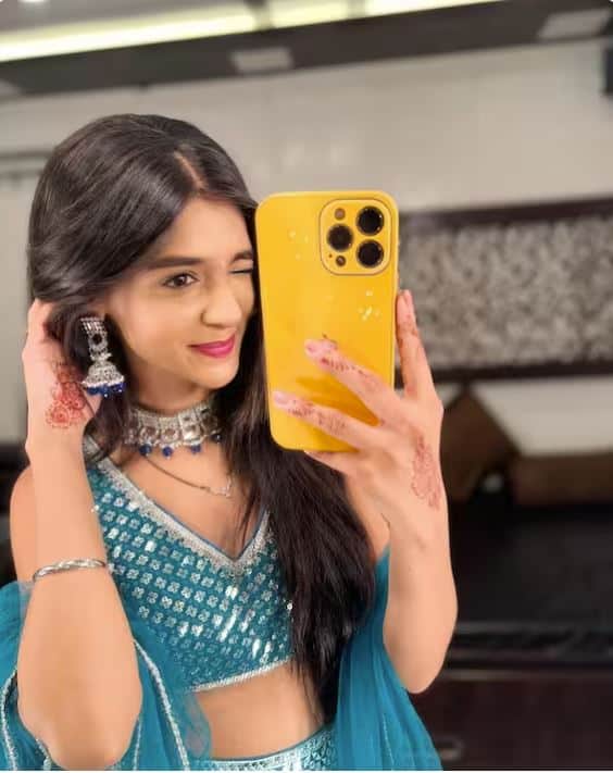 YRKKH Akshara Aka Pranali Rathod Net Worth: ਟੈਲੀਵਿਜ਼ਨ ਇੰਡਸਟਰੀ ਦਾ ਪਾਪੁੱਲਰ ਸ਼ੋਅ 'ਯੇ ਰਿਸ਼ਤਾ ਕਿਆ ਕਹਿਲਾਤਾ ਹੈ' ਦੀ ਅਕਸ਼ਰਾ ਉਰਫ਼ ਪ੍ਰਣਾਲੀ ਰਾਠੌੜ ਕੋਲ ਪੈਸੇ ਦੀ ਕੋਈ ਕਮੀ ਨਹੀਂ ਹੈ। ਉਹ ਕਰੋੜਾਂ ਦੀ ਮਾਲਕਣ ਹੈ। ਅੱਜ ਅਸੀ ਤੁਹਾਨੂੰ ਅਦਾਕਾਰਾ ਕੋਲ ਕਿੰਨੀ ਜਾਇਦਾਦ ਹੈ। ਉਸ ਬਾਰੇ ਦੱਸਣ ਜਾ ਰਹੇ ਹਾਂ।