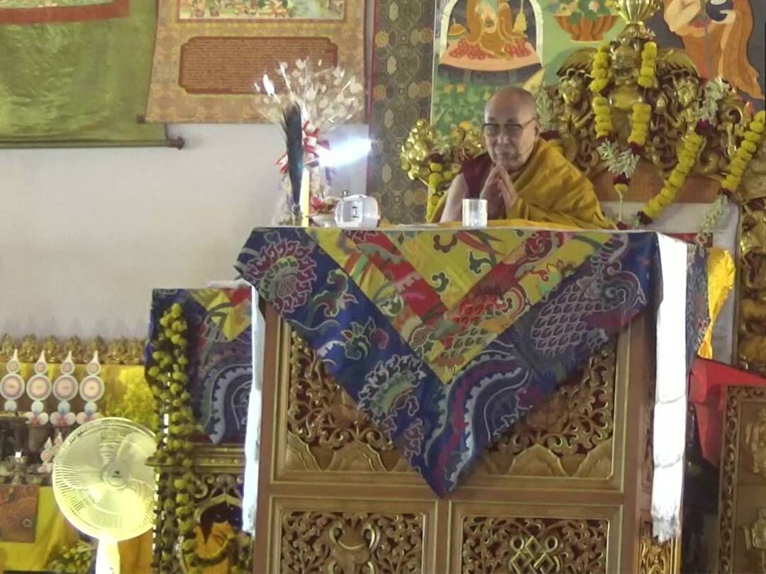 Dalai Lama Apologises: ”விளையாட்டாக செய்தேன்”.. சிறுவனுக்கு முத்தமிட்ட விவகாரத்தில் மன்னிப்பு கோரிய தலாய் லாமா