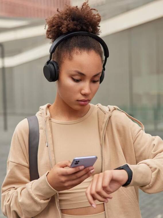 Smartwatch लेने से पहले चेक कर लें ये खूबियां