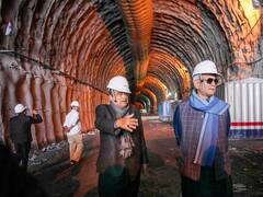 Jammu Kashmir: 'भारत के इतिहास में...', 11500 फुट की ऊंचाई पर जोजिला सुरंग का नितिन गडकरी ने लिया जायजा, देखें तस्वीरें