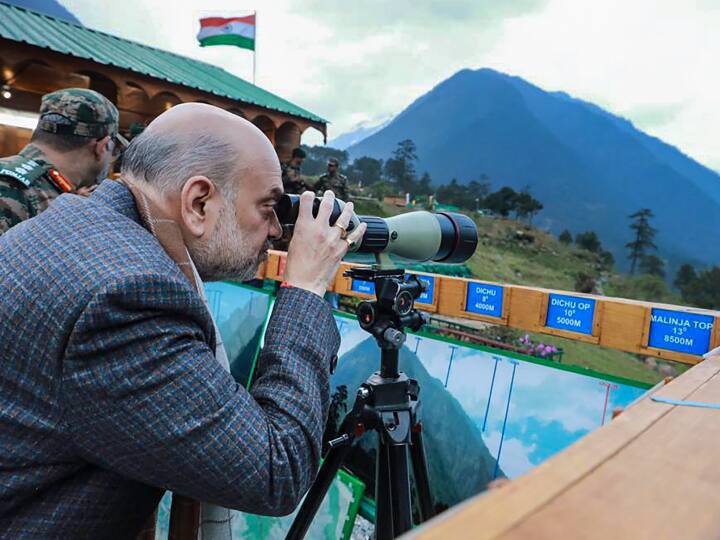 Amit Shah Kibithoo Visit: गृह मंत्री अमित शाह सोमवार (10 अप्रैल) को अरुणाचल प्रदेश पहुंचे. उन्होंने सीमावर्ती गांव किबिथू में 'वाइब्रेंट विलेज' कार्यक्रम की शुरुआत की. वह किबिथू में ही रुके.