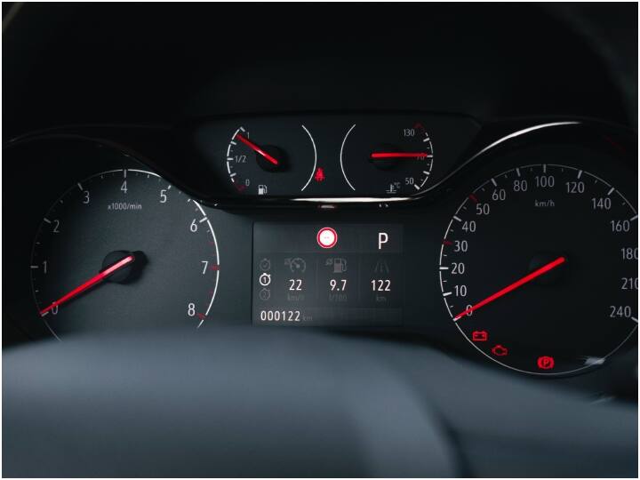 Car Mileage Tips See some useful and easy tips for increase your car mileage  Car Mileage Tips: कम माइलेज से हैं परेशान, तो ये टिप्स दूर कर सकते हैं आपकी परेशानी