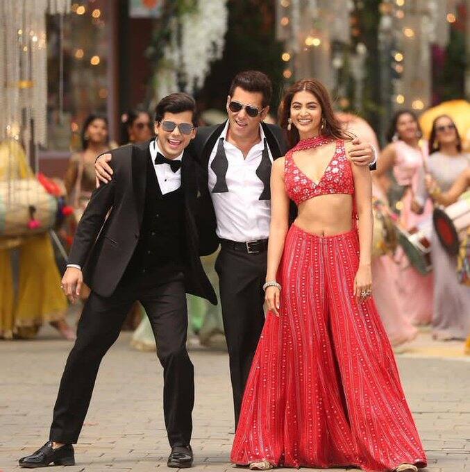 தற்போது இந்த படத்தின் ட்ரெய்லர் இன்று மாலை 6 மணிக்கு வெளியாகும் என படக்குழு அறிவித்துள்ளது.