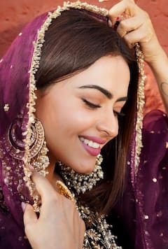 Simi Chahal: ਸਿੰਮੀ ਚਾਹਲ ਦੀਆਂ ਨਵੀਆਂ ਤਸਵੀਰਾਂ ਨੇ ਜਿੱਤਿਆ ਫੈਨਜ਼ ਦਾ ਦਿਲ, ਦੇਖੋ ਅਦਾਕਾਰਾ ਦਾ ਮਨਮੋਹਕ ਅੰਦਾਜ਼