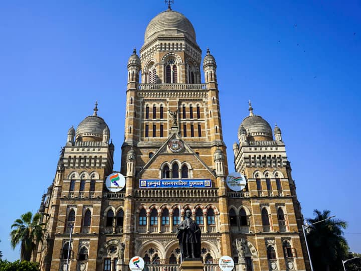 Mumbai Municipal Elections will not be held till August, hearing on Ward Reorganization now directly in August in Supreme Court BMC Election : मुंबई महापालिका निवडणुका ऑगस्टपर्यंत होणार नाहीत, वॉर्ड फेररचनेवर आता थेट ऑगस्ट महिन्यात सुनावणी
