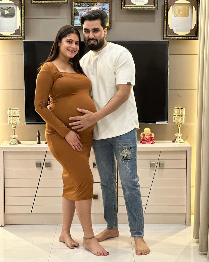 वहीं बेटे के जन्म के बाद अरमान ने भले ही उसका फेस ना दिखाया हो लेकिन उसके नाम का खुलासा कर दिया था. अरमान ने बताया था कि उन्होंने अपने बेटे का नाम ‘जैद मलिक’ रखा है. जोकि एक मुस्लिम नाम है.