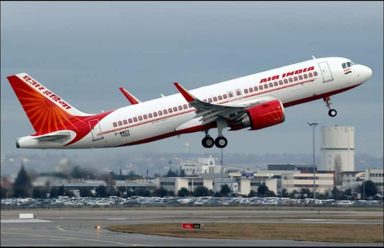 Passenger commotion in Air India flight going to London Air-India: ਲੰਡਨ ਜਾ ਰਹੀ ਏਅਰ ਇੰਡੀਆ ਦੀ ਫਲਾਈਟ 'ਚ ਯਾਤਰੀ ਦਾ ਹੰਗਾਮਾ, ਵਾਪਸ ਦਿੱਲੀ 'ਚ ਕਰਾਉਣੀ ਪਈ ਲੈਂਡਿੰਗ