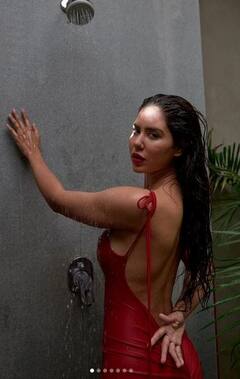 Sonam Bajwa: ਸੋਨਮ ਬਾਜਵਾ ਨੇ ਕੈਮਰੇ ਦੇ ਸਾਹਮਣੇ ਇਸ਼ਨਾਨ ਕਰਦੇ ਹੋਏ ਸ਼ੇਅਰ ਕੀਤੀਆਂ ਤਸਵੀਰਾਂ, ਹੌਟ ਅੰਦਾਜ਼ ਨੇ ਇੰਟਰਨੈੱਟ 'ਤੇ ਮਚਾਈ ਤਬਾਹੀ