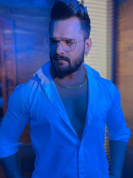 आर्केस्ट्रा में डांस करते थे खेसारी लाल यादव