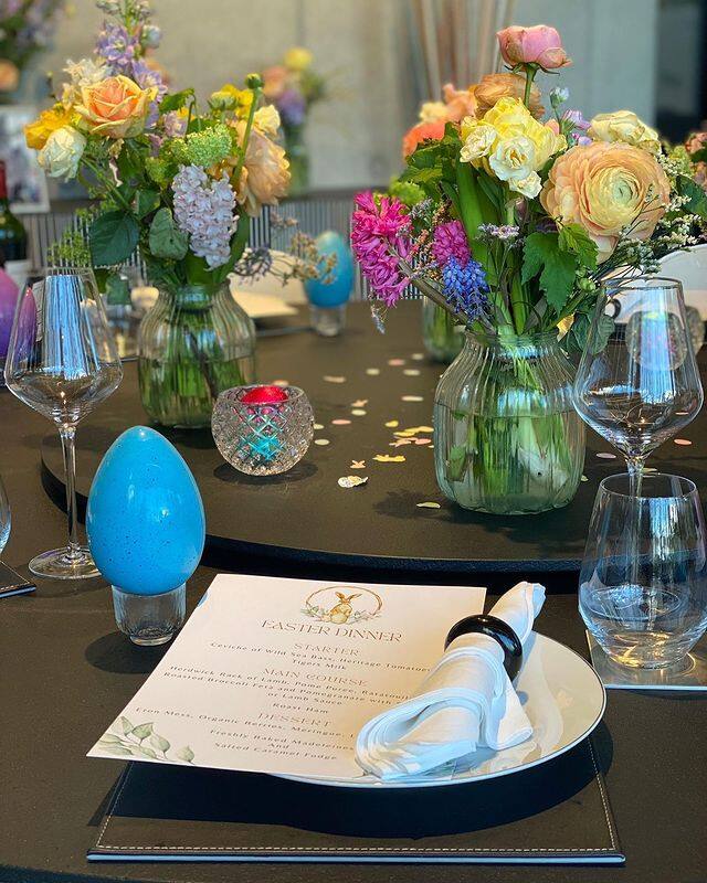 इस तस्वीर में ईस्टर लंच का मेन्यू दिखा, जिसमें 'टाइगर्स मिल्क' लिखा हुआ है. ये देखकर यूजर्स का सिर चकरा गया.