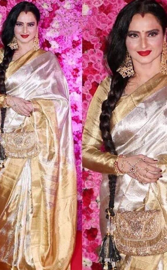 रेखा से सीखें साड़ी पहनने का यूनिक स्टाइल