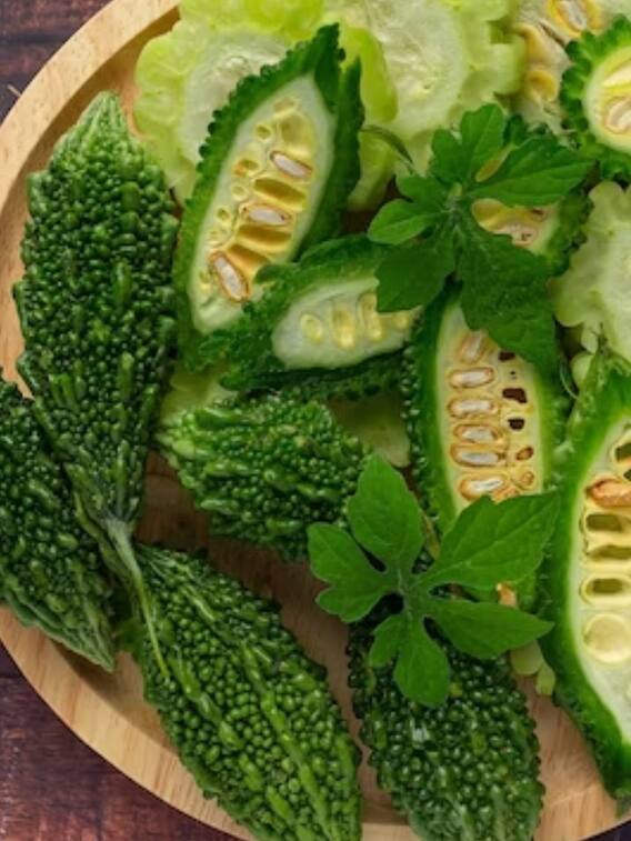 प्रेग्नेंट महिलाओं को जरूर खाना चाहिए करेला, मिलते हैं ये फायदे