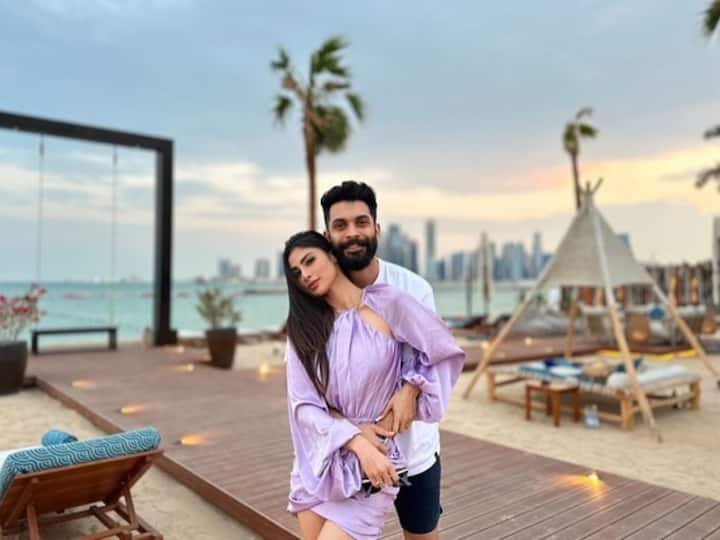 Mouni Roy treated her fans with adorable pictures of herself with her husband Suraj Nambiar. Check out