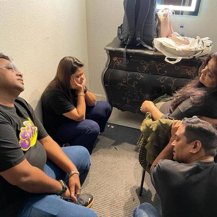 कुर्रर्रर्रर्र या नाटकाच्या टीमचे फोटो शेअर करुन विशाखानं पोस्टमध्ये लिहिलं, 'शोसाठी गेलोय. अनेक कामं स्वतः च करावी लागतात. इस्त्री, सेट, प्रॉपर्टी, lights, music, सगळे सगळे स्वतःच.आम्ही सगळेच या जबाबदाऱ्या पेलावतोय. थँक्यू टीम कुर्रर्रर्रर्र , प्रसाद खांडेकर, नम्रता संभेराव, पॅडी कांबळे, शशी केरकर, महेश सुभेदार! '