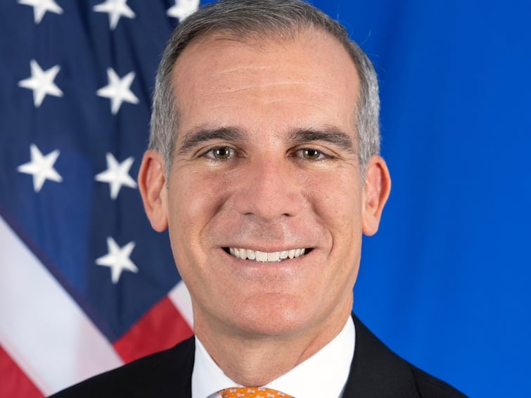 New US Ambassador To India Eric Garcetti Arrives In New Delhi US Embassy Confirms 'Namaste': US Embassy Welcomes New Ambassador To India Eric Garcetti