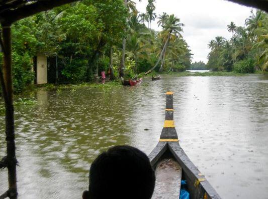 यंदाच्या हंगामात सरासरीच्या 96 टक्के पाऊस पडणार असल्याचा अंदाज भारतीय हवामान विभागानं वर्तवला आहे.