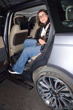 Parineeti Chopra Aces A Casual Airport Look; See Pics