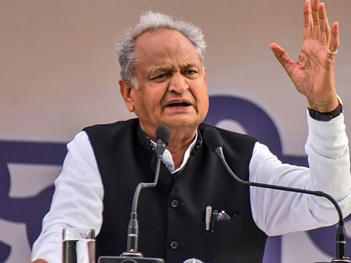 Rajasthan CM Ashok Gehlot counter attack on Madan Dilawar ruckus in Mehngai Rahat Camp in Kota Rajasthan: 'बीजेपी क्यों चाहती है जनता महंगाई से त्रस्त रहे...', कैंप में मदन दिलावर के बवाल पर सीएम गहलोत का पलटवार