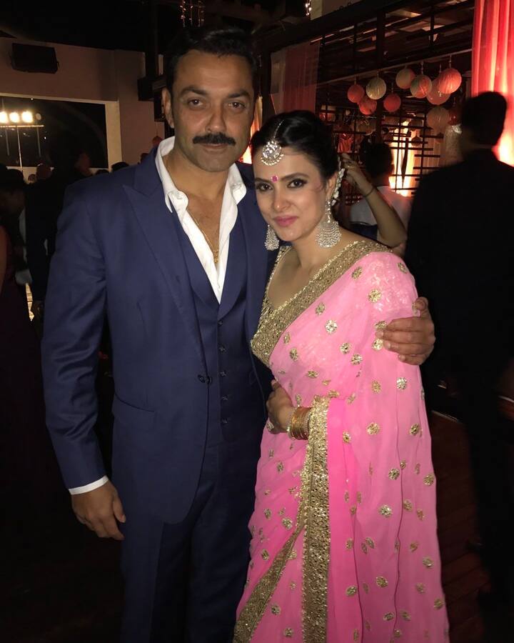 खबरों की मानें तो सिर्फ धर्मेंद्र के ना कहने पर बॉबी ने नीलम के साथ अपना पांच साल का रिलेशनशिप तोड़ दिया. फिर बॉबी ने साल 1996 में तान्या आहूजा के साथ शादी कर ली.